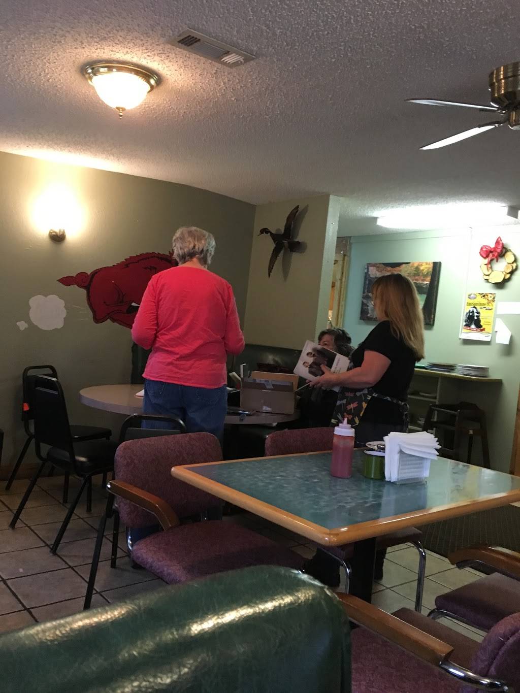 Chester Country Cafe | restaurant | 315 E Front Ave, Chester, AR 72934, USA | 4793694900 OR +1 479-369-4900