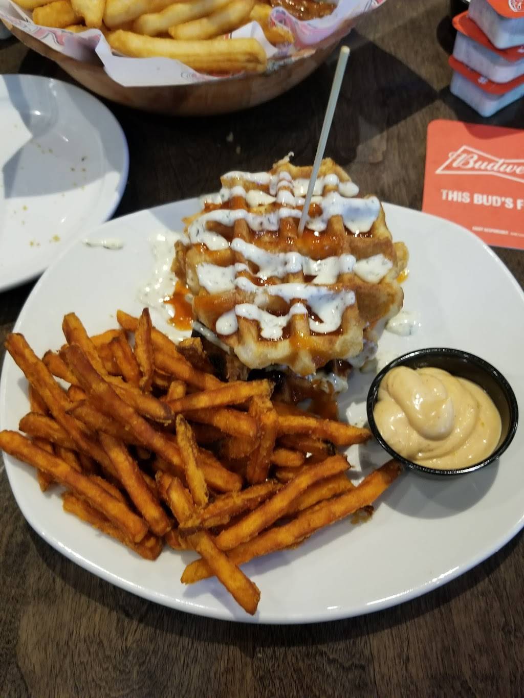 St. Louis Bar & Grill | restaurant | 515 Riddell Rd, Orangeville, ON L9W 5E3, Canada | 5199420505 OR +1 519-942-0505