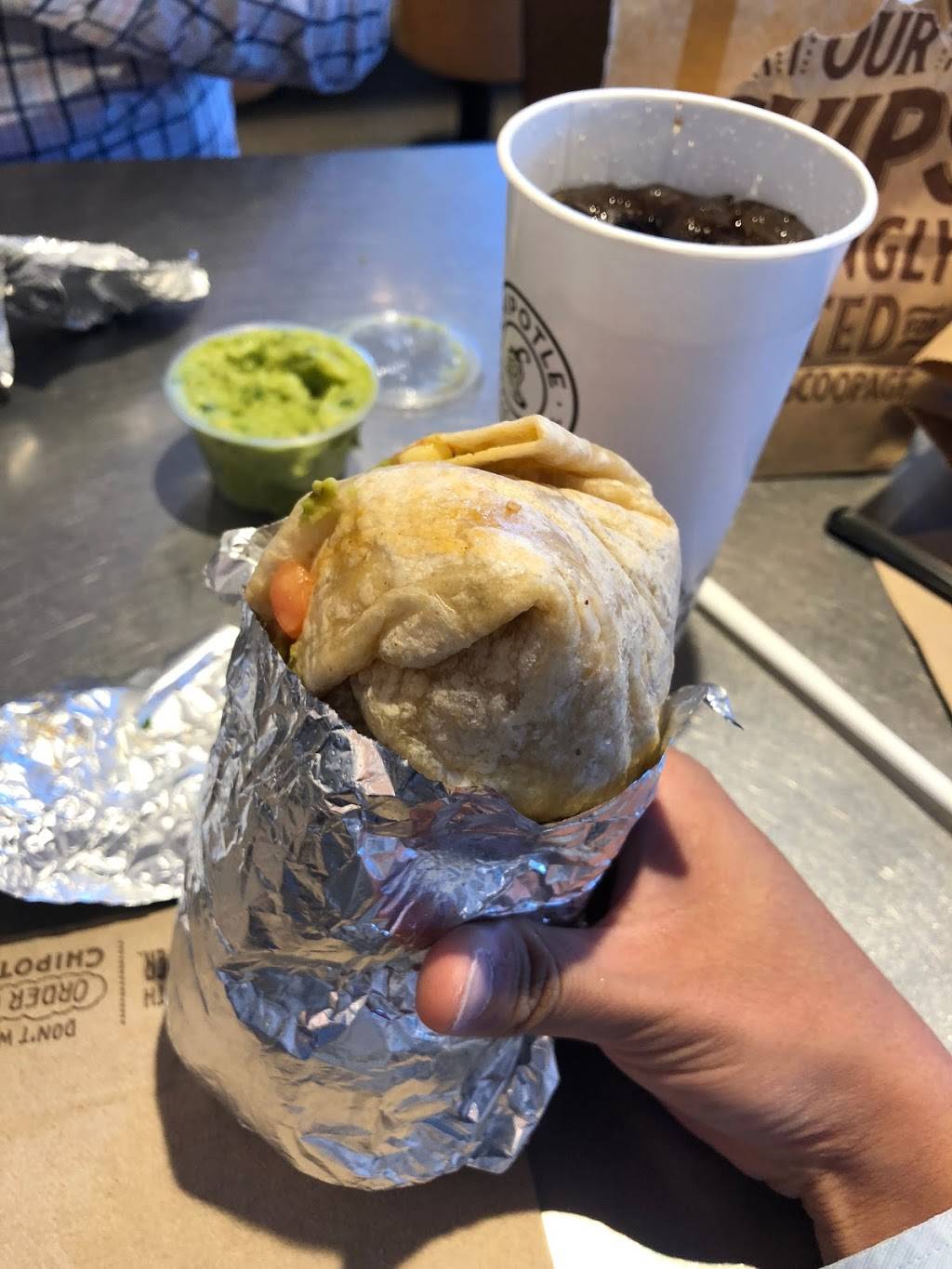 Chipotle Mexican Grill | restaurant | 10604 N Oracle Rd #101, Oro Valley, AZ 85737, USA | 5207975510 OR +1 520-797-5510