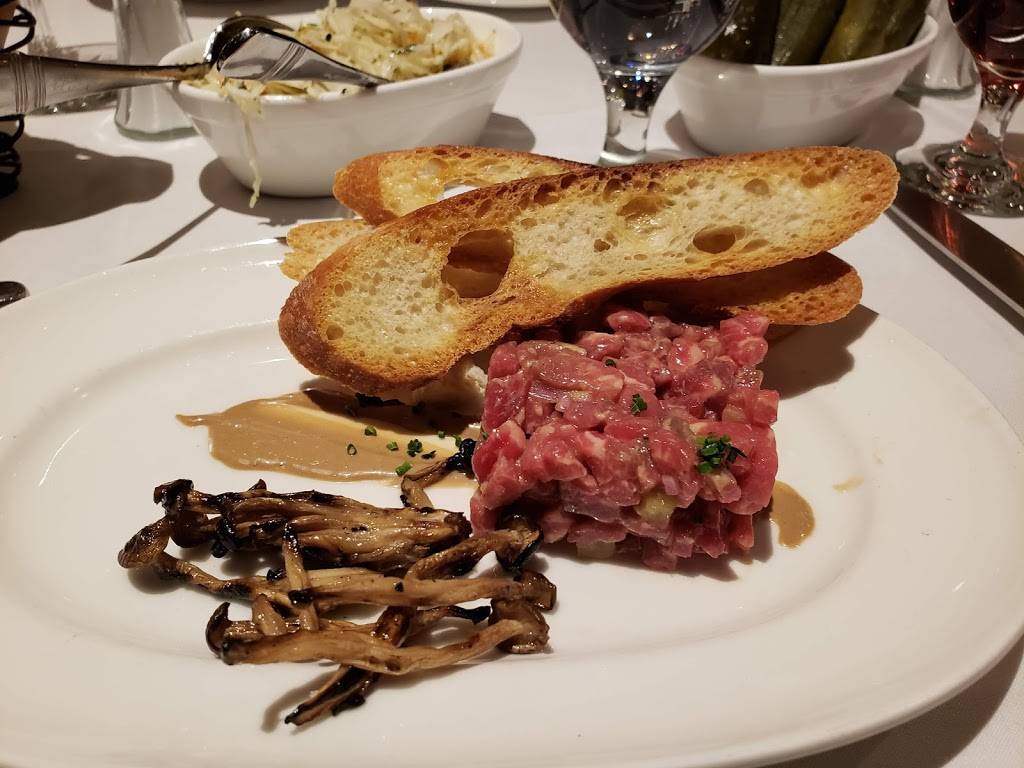 Moishes | restaurant | 3961 Boul St-Laurent, Montréal, QC H2W 1Y4, Canada | 5148453509 OR +1 514-845-3509