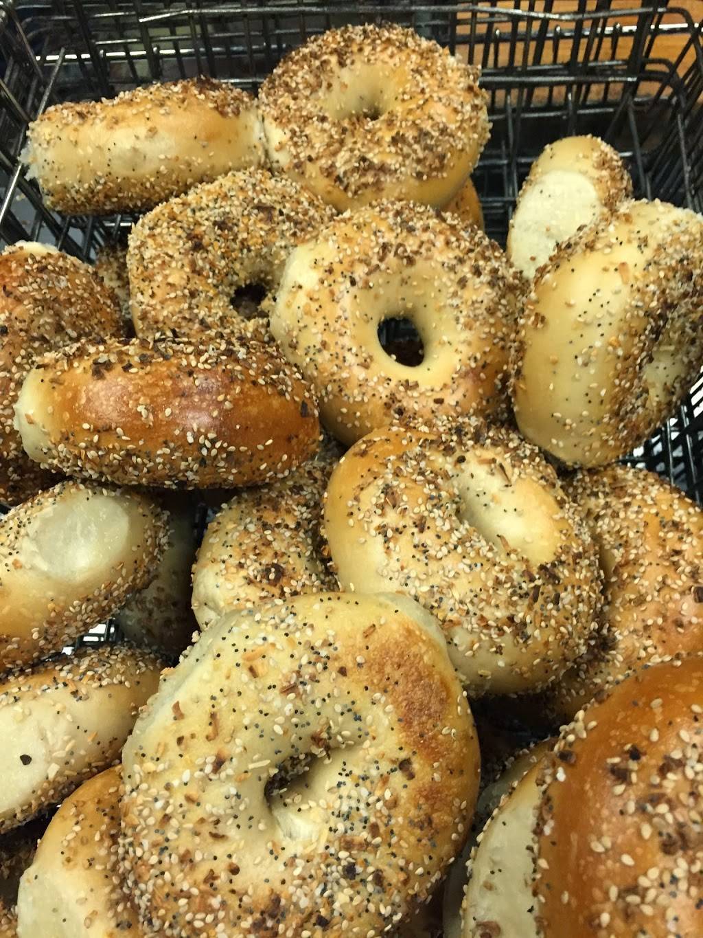 Bagel Boss | cafe | 43 Old Country Rd, Carle Place, NY 11514, USA | 5162481155 OR +1 516-248-1155