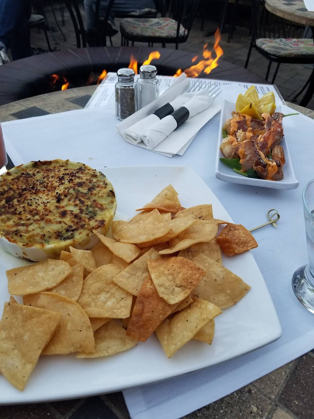 Huntington Station | restaurant | 30 E 3rd St, Morgan Hill, CA 95037, USA | 4087793376 OR +1 408-779-3376