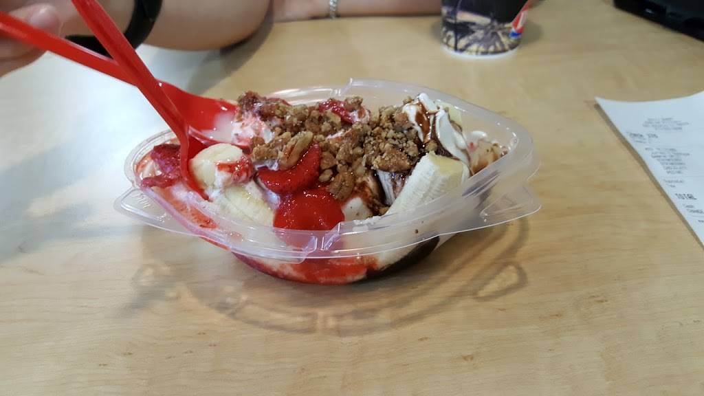 Dairy Queen Store | restaurant | 2282 SE Military Dr, San Antonio, TX 78223, USA | 2105323236 OR +1 210-532-3236