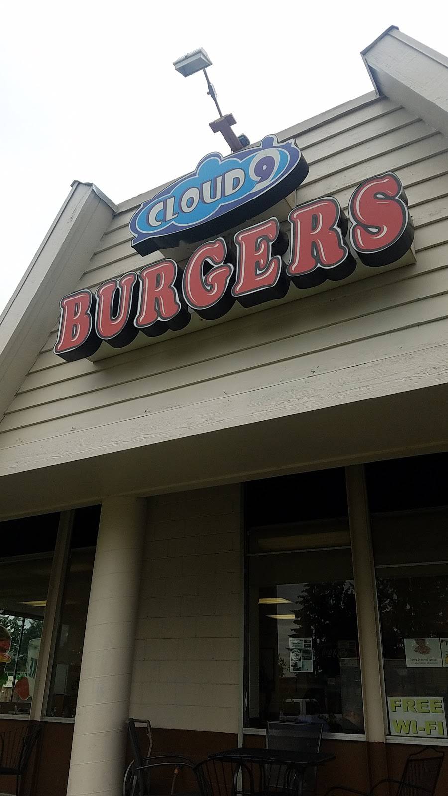 Cloud 9 Burgers | restaurant | 5630 119th Ave SE, Bellevue, WA 98006, USA | 4257474780 OR +1 425-747-4780