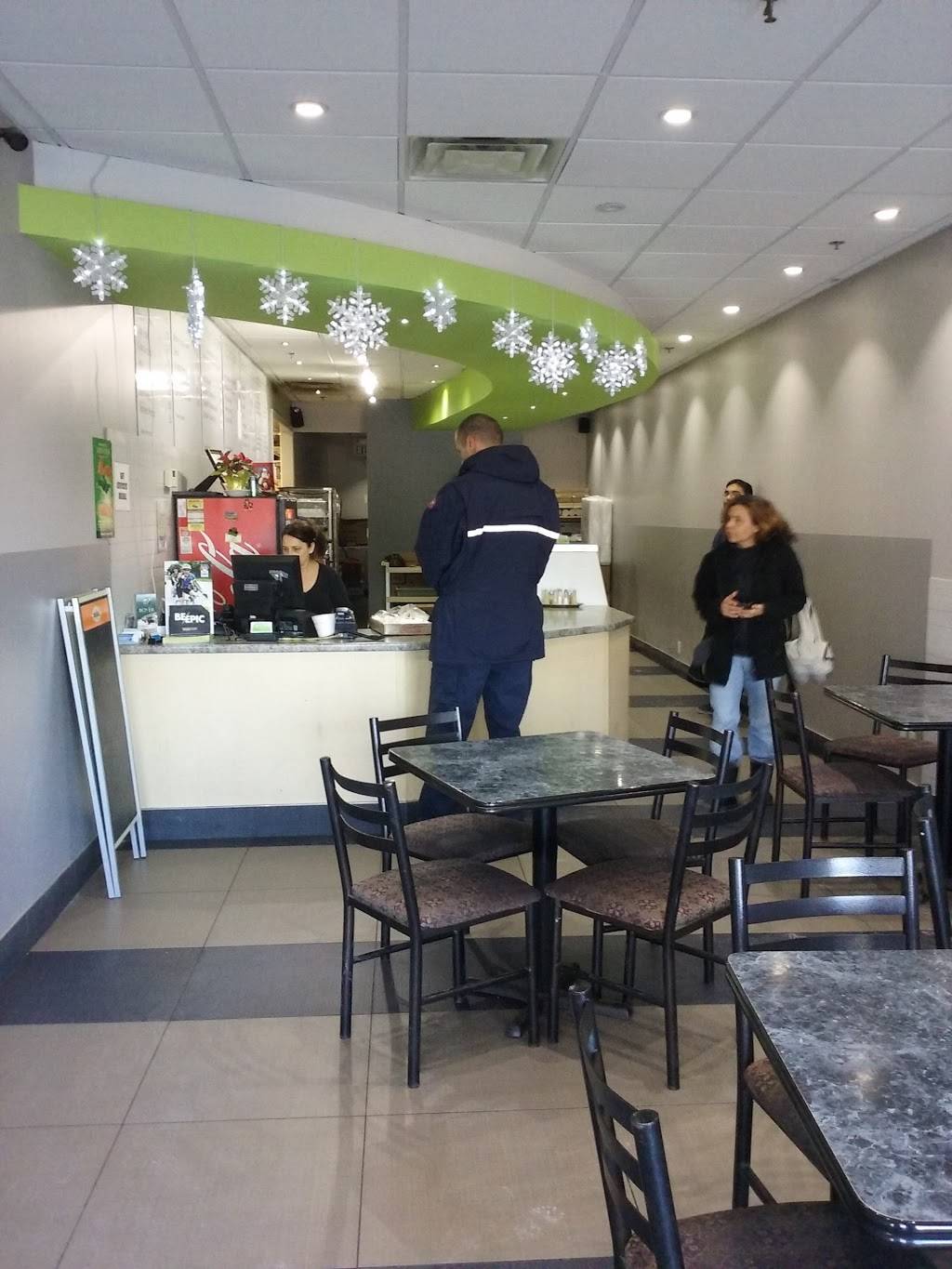 Silvas Barbeque | restaurant | 925 Rathburn Rd E, Mississauga, ON L4W 4C3, Canada | 9052709393 OR +1 905-270-9393