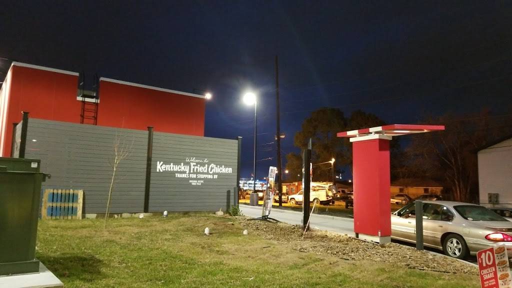 KFC | restaurant | 1300 N University Ave, Lafayette, LA 70506, USA | 3373668672 OR +1 337-366-8672