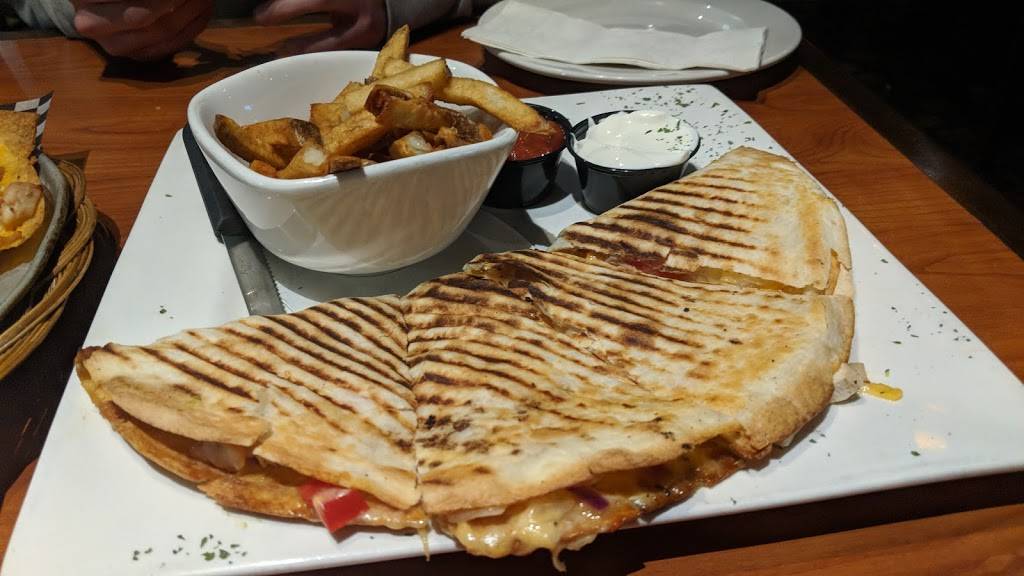 Hurleys Neighbourhood Grill | restaurant | 64 Stonehaven Dr, Kanata, ON K2M 2Y2, Canada | 6132713073 OR +1 613-271-3073