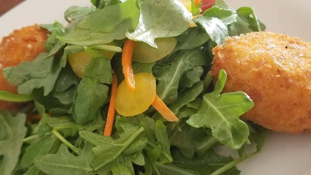 Harbor Bistro | restaurant | 313 Three Mile Harbor Hog Creek Rd, East Hampton, NY 11937, USA | 6313247300 OR +1 631-324-7300