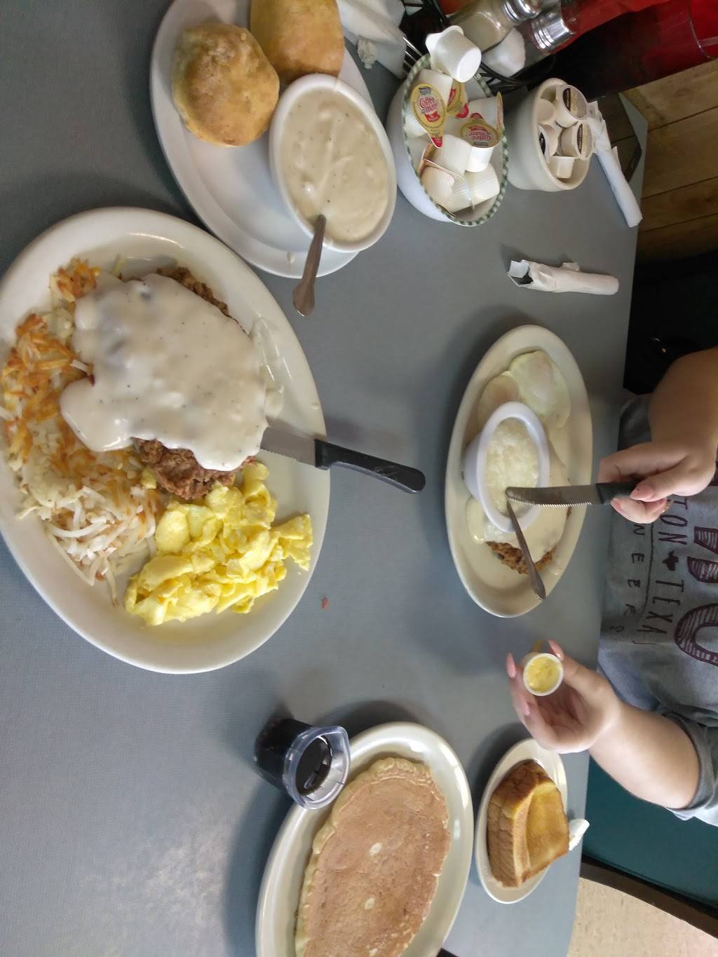 Shortys Cookin Country | restaurant | 603 S Belt Line Rd, Irving, TX 75060, USA | 9723131102 OR +1 972-313-1102