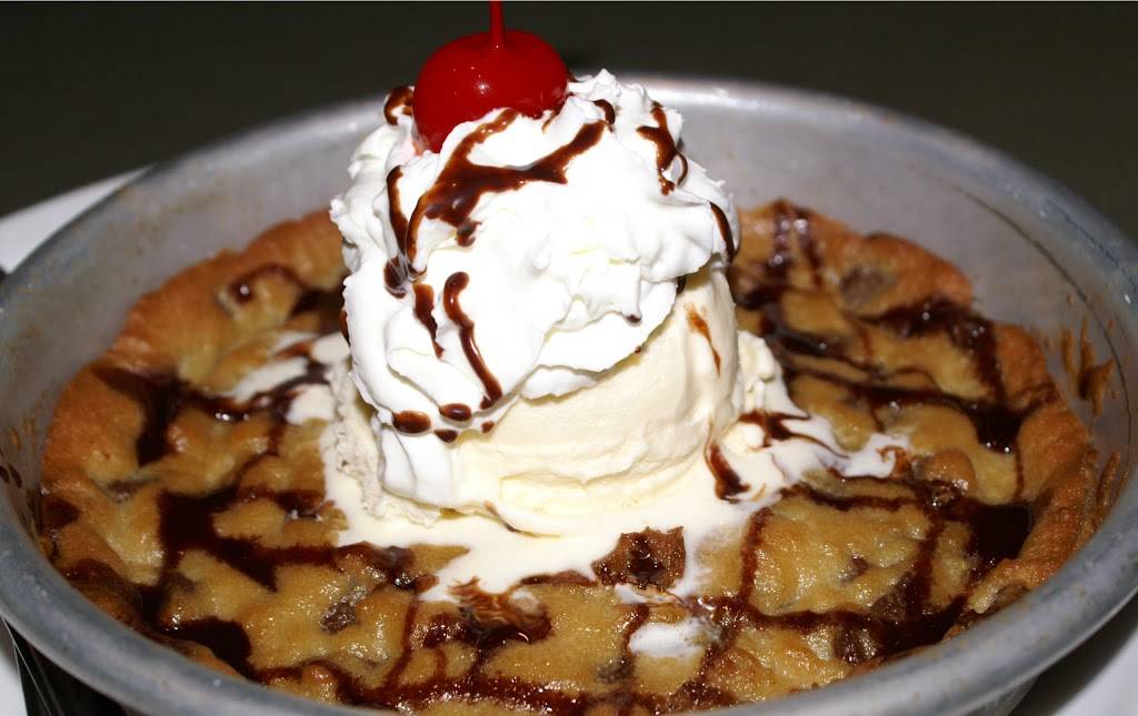 Broadway Pizza | restaurant | 16754 US-10, Elk River, MN 55330, USA | 7634415180 OR +1 763-441-5180