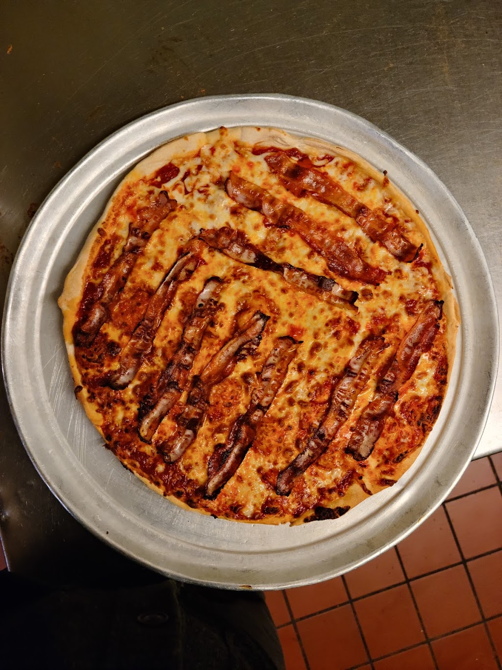 El Fredo PIzza | restaurant | 523 W 19th St, Sioux City, IA 51103, USA | 7122580691 OR +1 712-258-0691