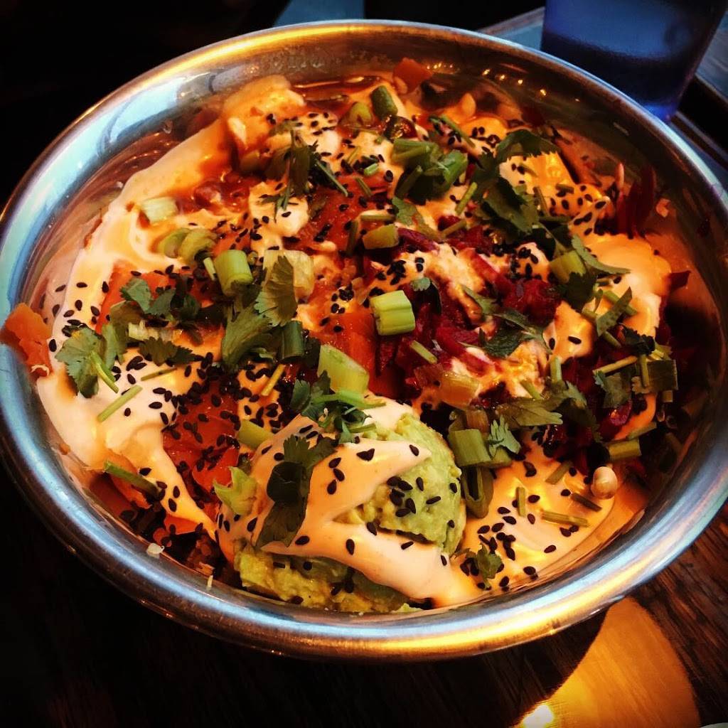 Urban Beets Cafe & Juicery | restaurant | 3077 N Mayfair Rd, Wauwatosa, WI 53222, USA | 4147637034 OR +1 414-763-7034