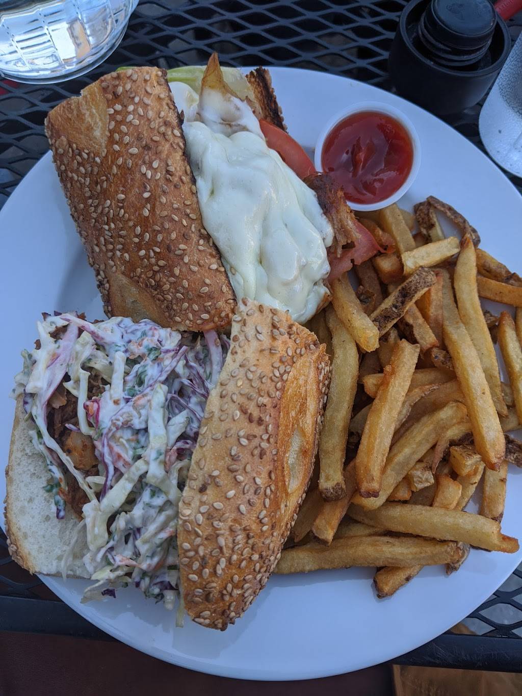 La esquina coffee shop | restaurant | 148 W Girard Ave, Philadelphia, PA 19123, USA | 2156271684 OR +1 215-627-1684