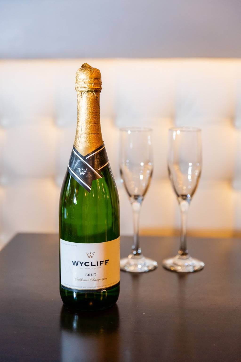 Splash Wine Lounge and Bistro | night club | 3043 University Ave, San Diego, CA 92104, USA | 6192960714 OR +1 619-296-0714