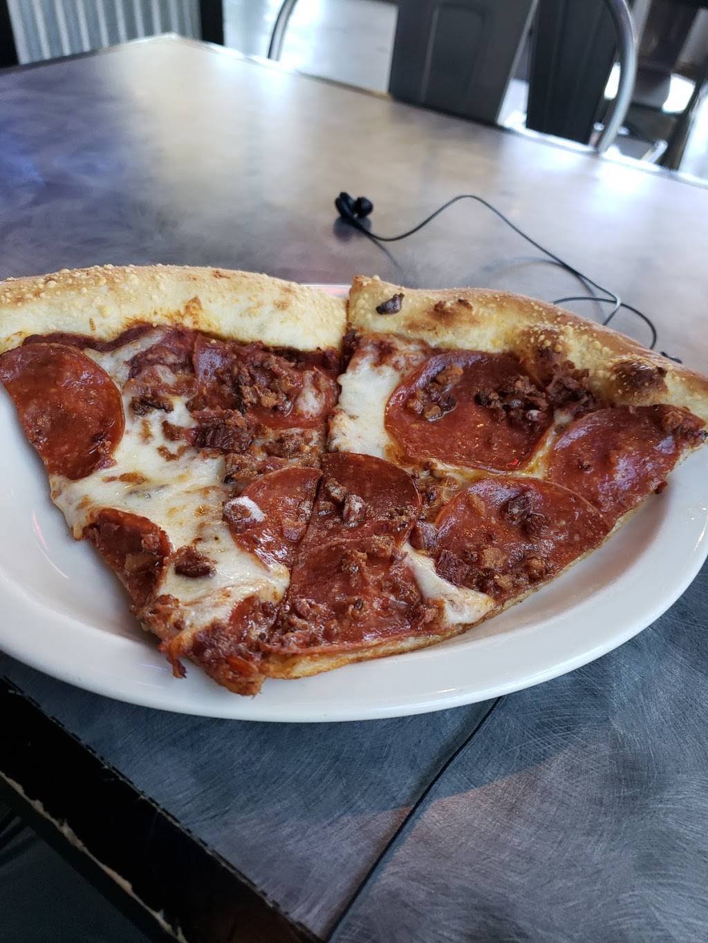 Schmizza Pub & Grub | restaurant | 891 NE 25th Ave, Hillsboro, OR 97124, USA | 5036019007 OR +1 503-601-9007