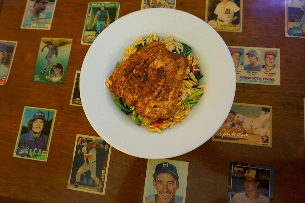 Knotty Pine | restaurant | 801 S Conkling St, Baltimore, MD 21224, USA | 4105349701 OR +1 410-534-9701