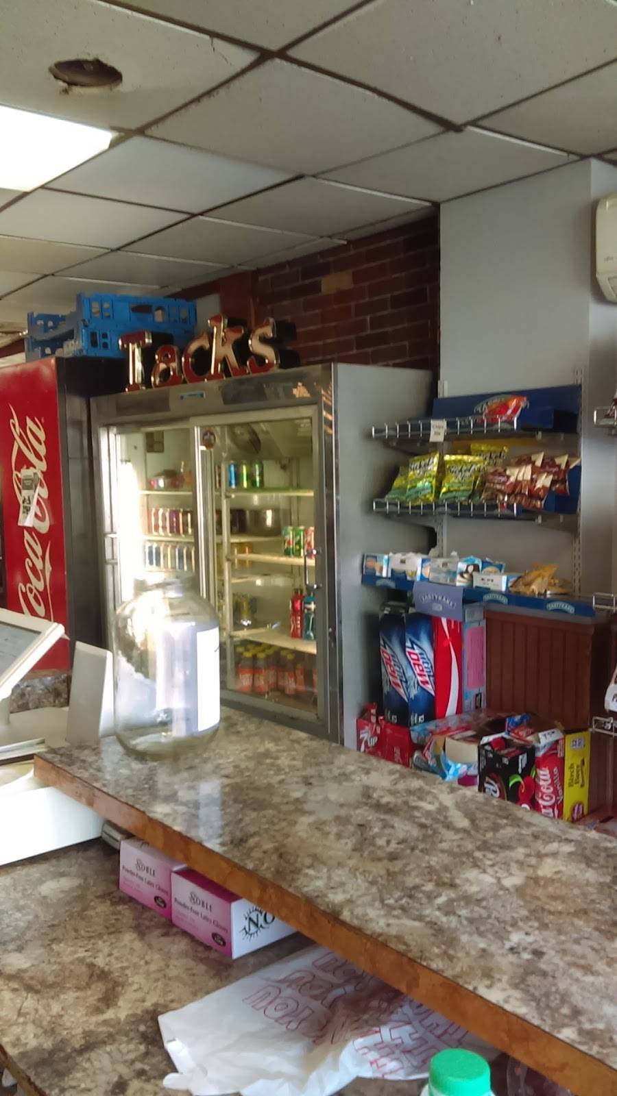 Tacks Sandwich Shop | meal takeaway | 1600 Cotton St, Reading, PA 19606, USA | 6103735002 OR +1 610-373-5002