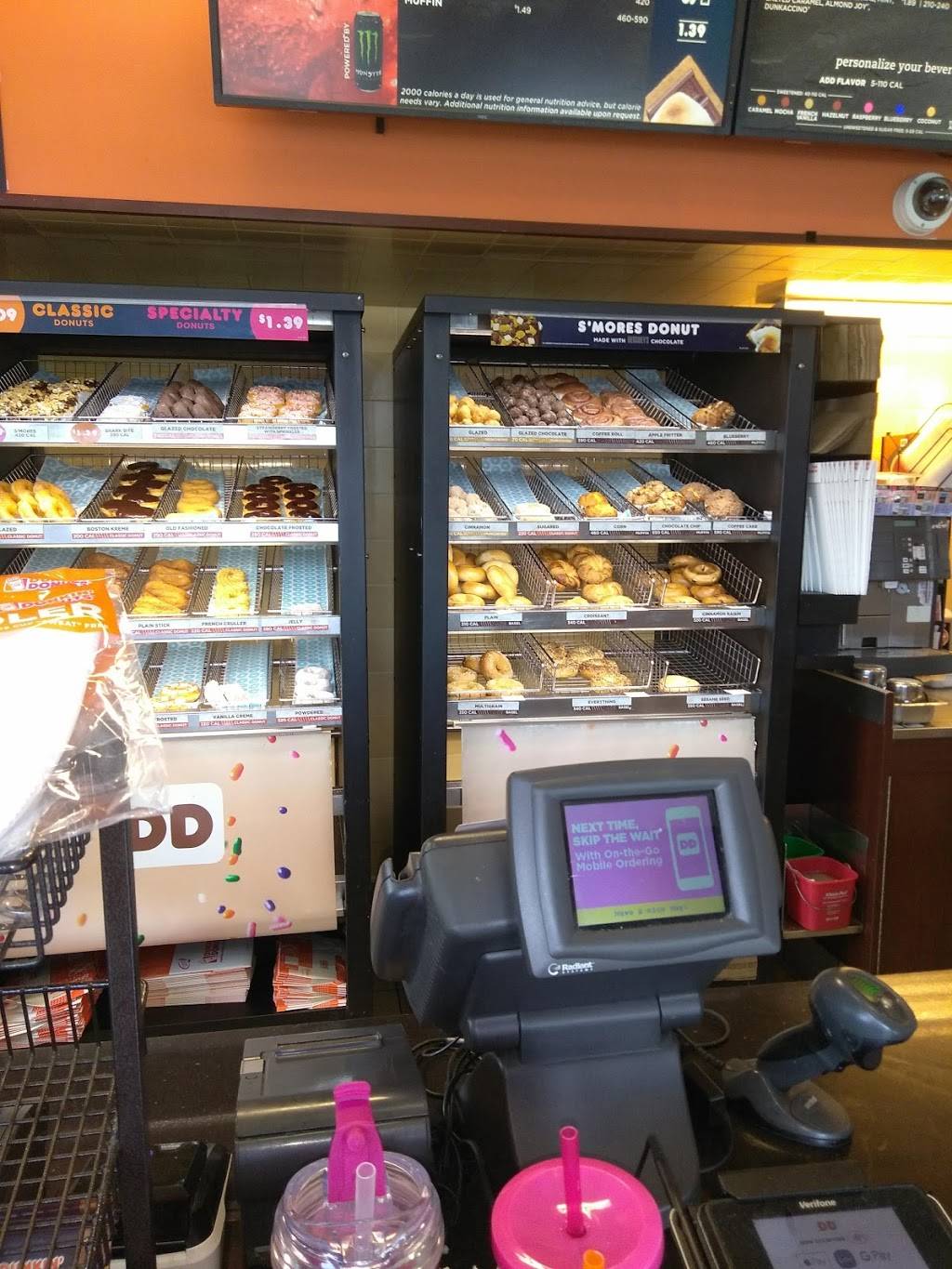 Dunkin | cafe | 2 Meadow St, Naugatuck, CT 06770, USA | 2037297977 OR +1 203-729-7977