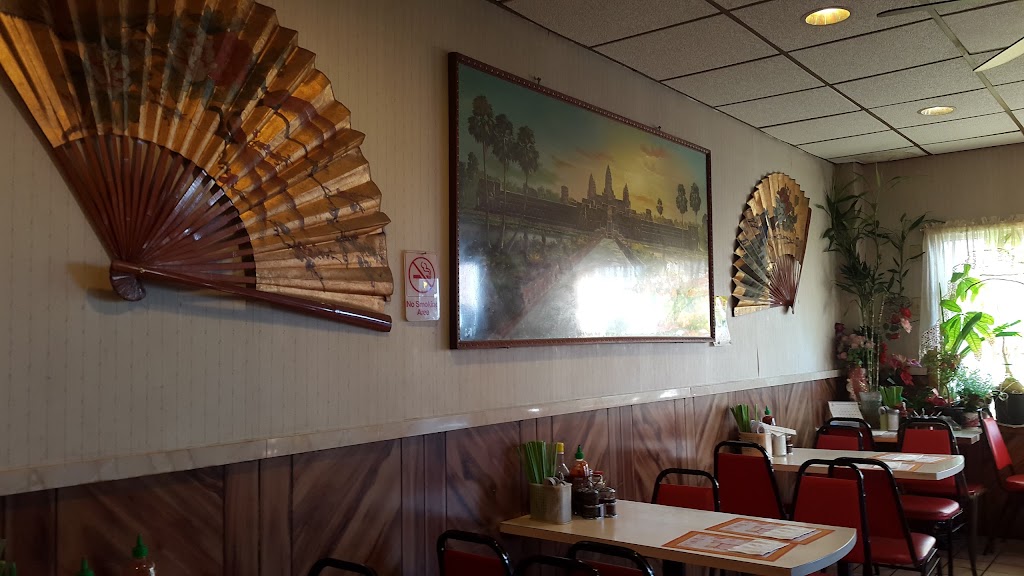 New Phnom Penh Restaurant | restaurant | 2301 S 7th St, Philadelphia, PA 19148, USA | 2153892122 OR +1 215-389-2122