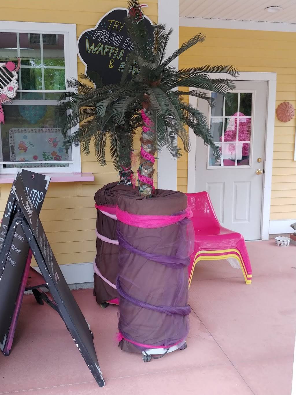 Sugar & Ice Creamery | meal takeaway | 146 Calef Hwy, Barrington, NH 03825, USA | 6033351140 OR +1 603-335-1140