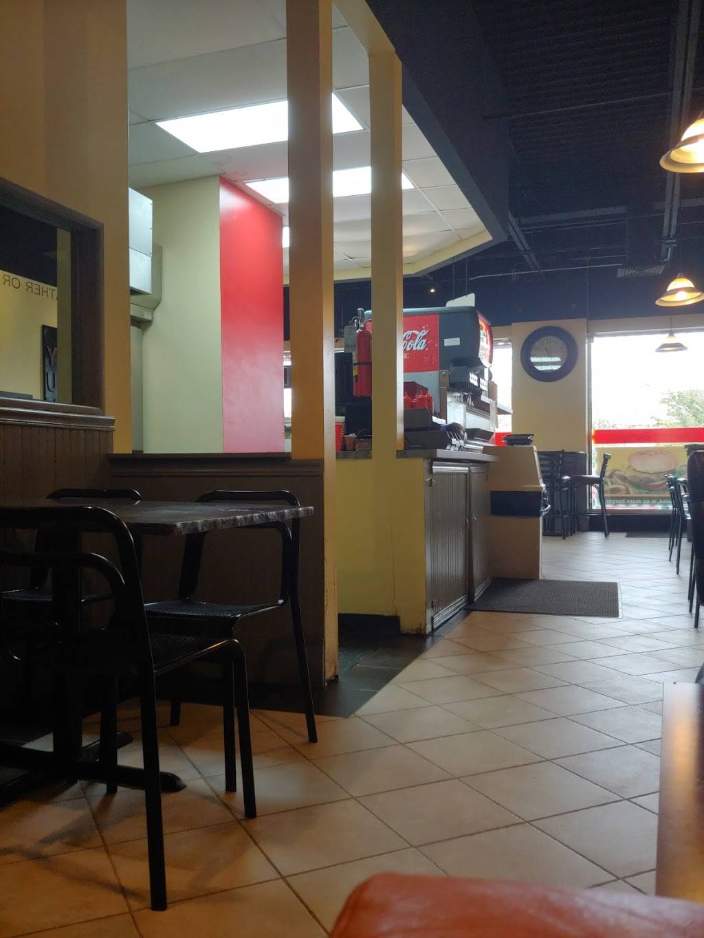 The Huddle Restaurant | restaurant | 817 W Lincoln Hwy, DeKalb, IL 60115, USA | 8157588899 OR +1 815-758-8899