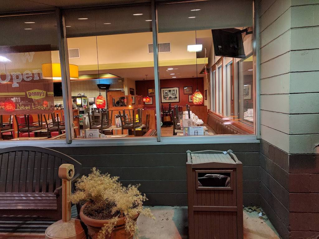 Dennys | restaurant | 711 N Harlem Ave, Oak Park, IL 60302, USA | 7083866964 OR +1 708-386-6964