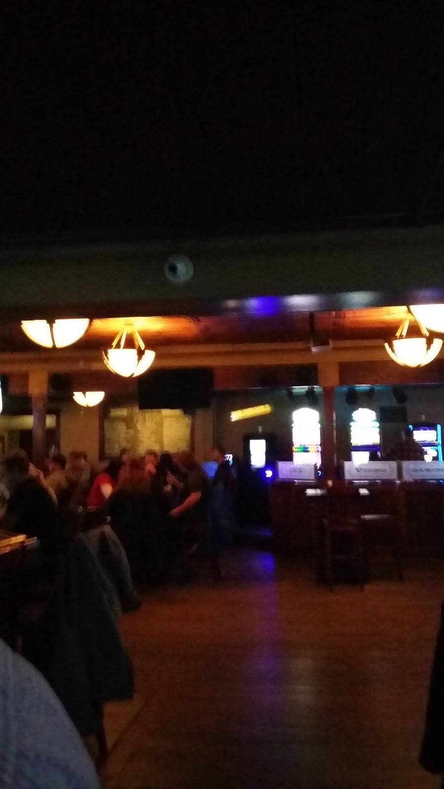 J W Hollsteins Saloon | night club | 17358 Oak Park Ave, Tinley Park, IL 60477, USA | 7084297000 OR +1 708-429-7000