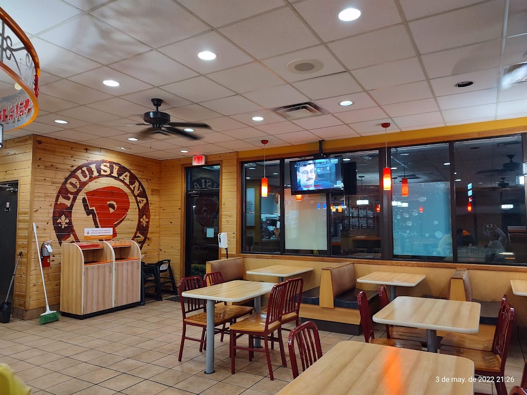 Popeyes Louisiana Kitchen | restaurant | 4905 San Bernardo Ave, Laredo, TX 78041, USA | 9567236337 OR +1 956-723-6337