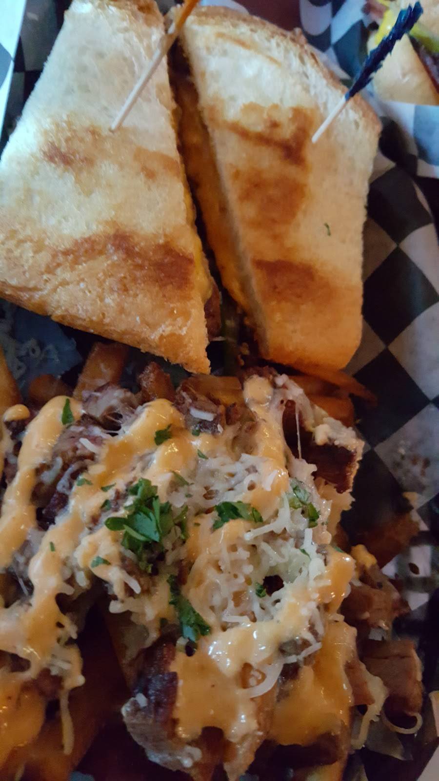 Stonehouse Tavern & Eatery | restaurant | 33071 Auberry Rd, Auberry, CA 93602, USA | 5598554800 OR +1 559-855-4800