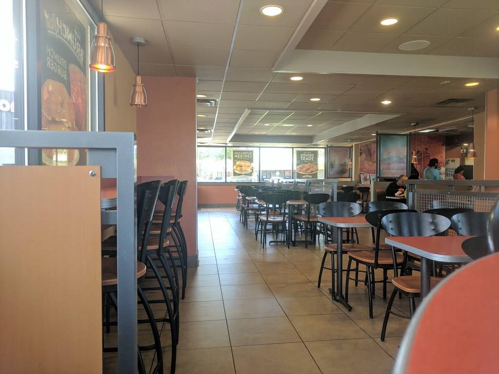 Jack in the Box | restaurant | 699 Lewelling Blvd Ste 120, San Leandro, CA 94579, USA | 5103524849 OR +1 510-352-4849