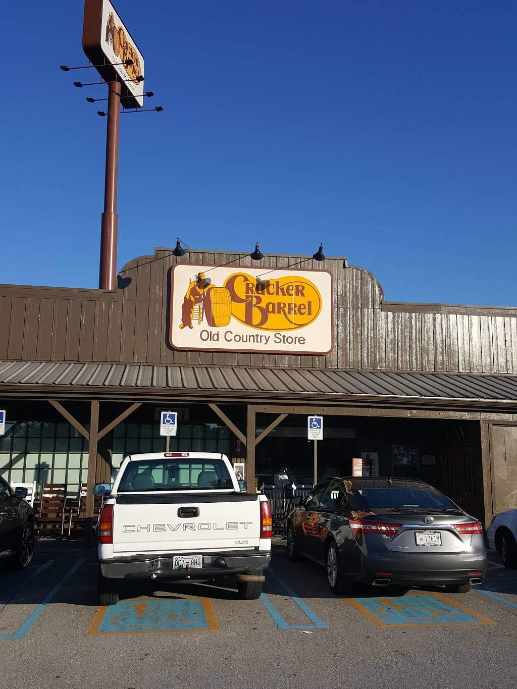 Cracker Barrel Old Country Store | restaurant | 9214 Park W Blvd, Knoxville, TN 37923, USA | 8656906060 OR +1 865-690-6060