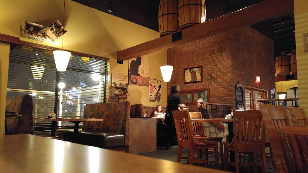 Mikes | restaurant | 880 Rue Beaulac, Saint-Laurent, QC H4R 2X7, Canada | 5143319655 OR +1 514-331-9655