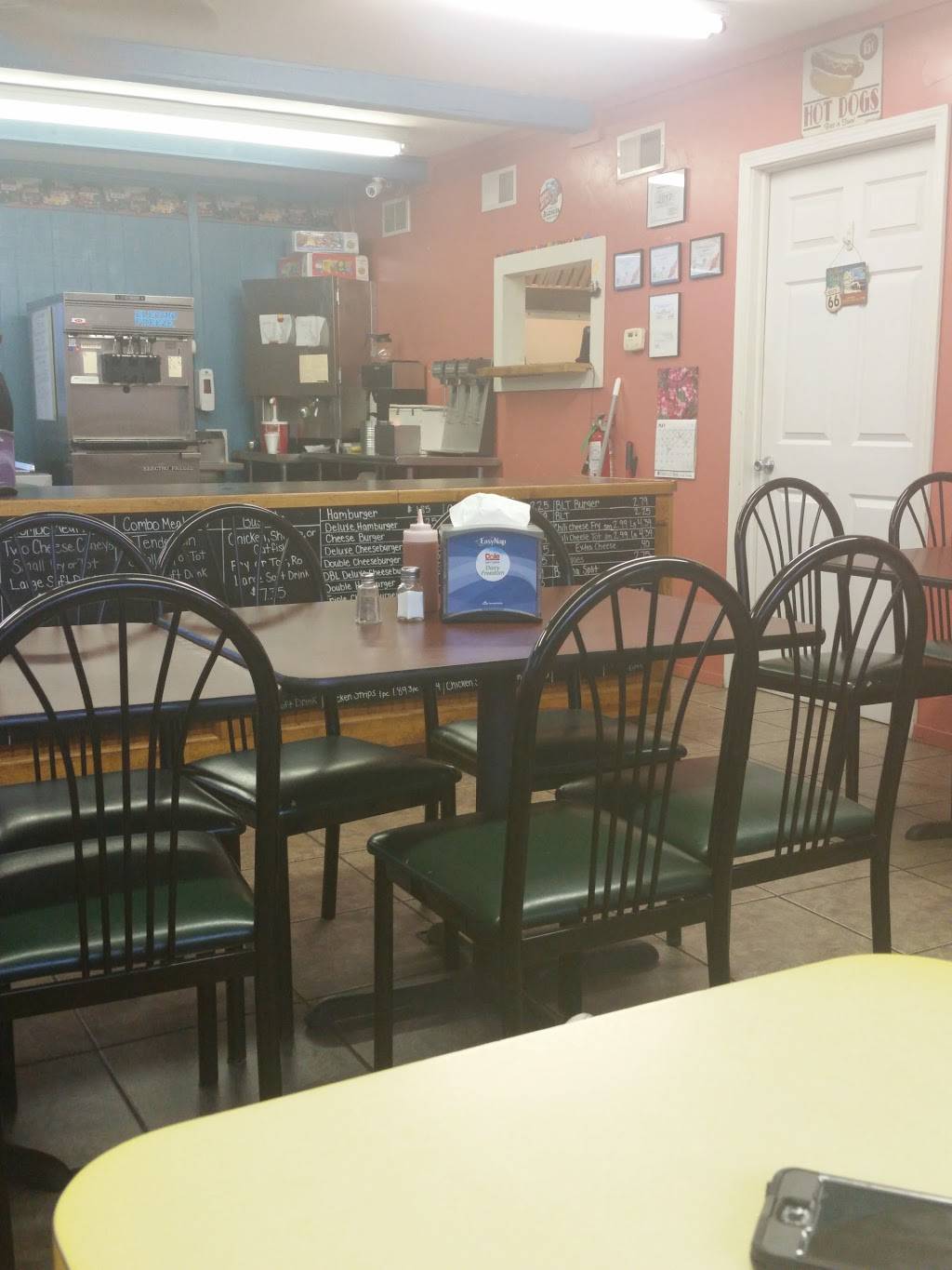 Taylors Dairy Joy | restaurant | 1205 E Rte 66, Lebanon, MO 65536, USA | 4175323450 OR +1 417-532-3450