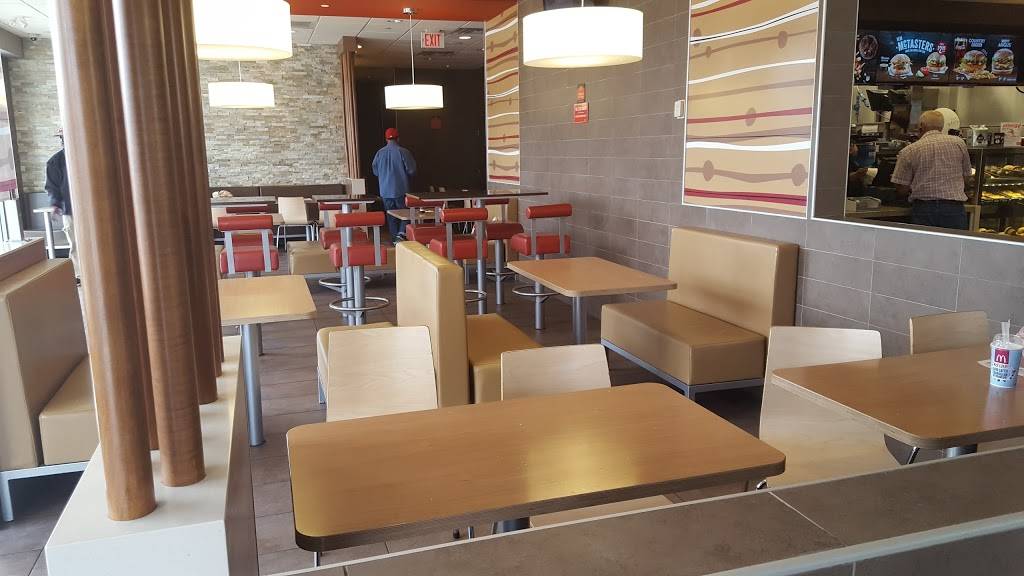 McDonalds | cafe | Town Centre, 31 Tapscott Rd, Scarborough, ON M1B 4Y7, Canada | 4167548071 OR +1 416-754-8071