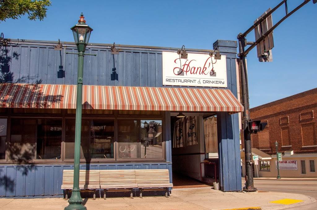 Hanks Restaurant & Drinkery | restaurant | 11 S Main St, Hartford, WI 53027, USA | 2626734265 OR +1 262-673-4265