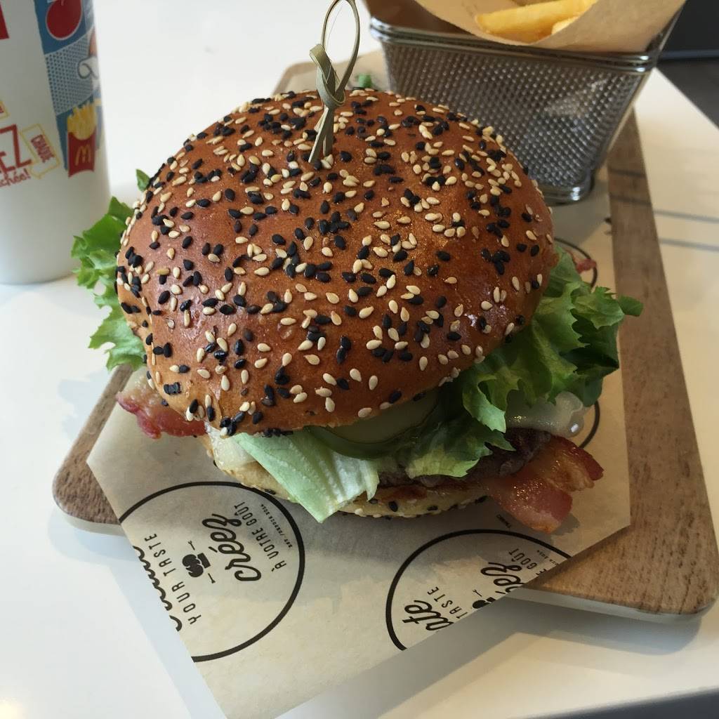 McDonalds | cafe | 886 March Rd, Kanata, ON K2W 0C9, Canada | 6135924693 OR +1 613-592-4693