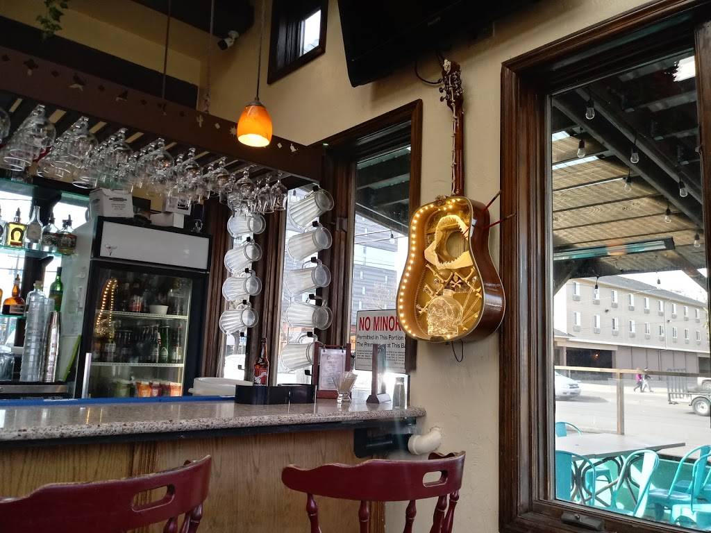 Chulas Restaurant and Cantina | restaurant | 610 E Broadway, Eugene, OR 97401, USA | 5412468665 OR +1 541-246-8665