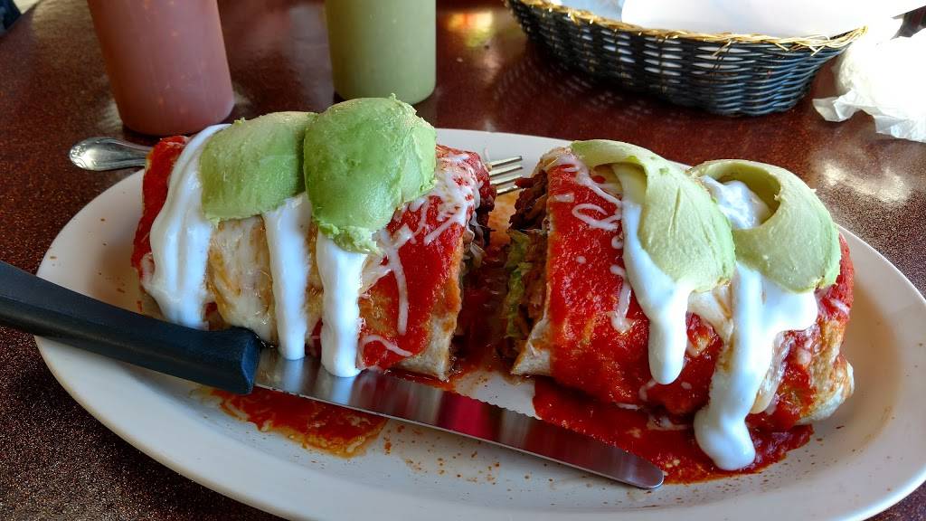 Rockys Tacos | meal takeaway | 7043 N Clark St, Chicago, IL 60626, USA | 7732744555 OR +1 773-274-4555