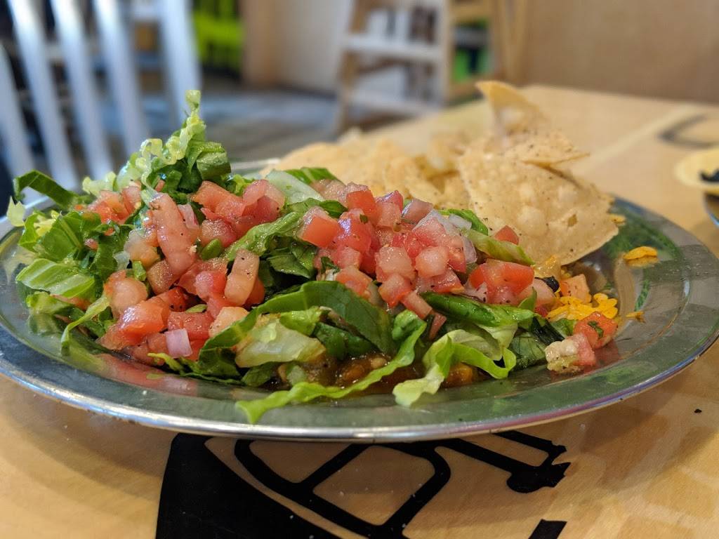 Dos Amigos Burritos | restaurant | 24 Pleasant St, Newburyport, MA 01950, USA | 9782557326 OR +1 978-255-7326