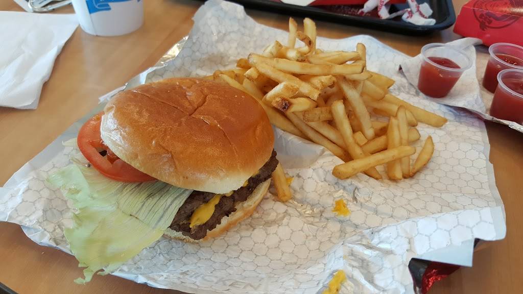 Wendys | restaurant | 5679 S Archer Ave, Chicago, IL 60638, USA | 7735851431 OR +1 773-585-1431