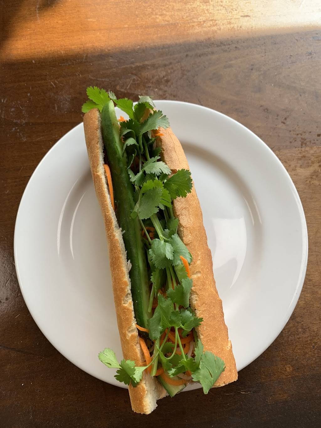 Chan Dara Thai Restaurant | restaurant | 310 N Larchmont Blvd, Los Angeles, CA 90004, USA | 3234671052 OR +1 323-467-1052