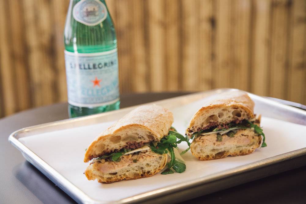 Reginas Grocery | restaurant | 418 Meridian Ave, Miami, FL 33139, USA | 3057638934 OR +1 305-763-8934