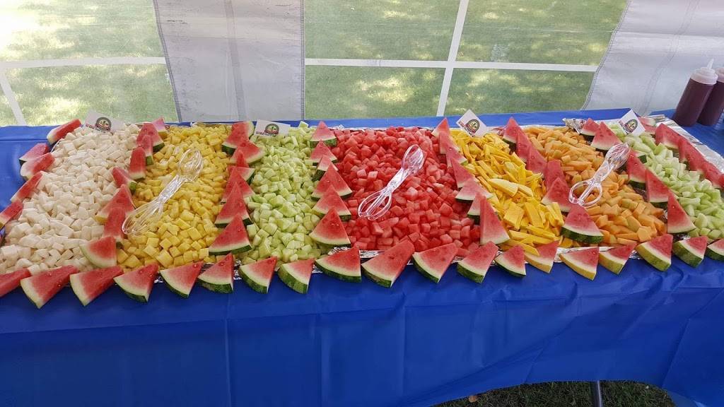 Chabelitas Yummy Foods and Fruits | restaurant | 109 Bridge St, Le Sueur, MN 56058, USA | 6122513714 OR +1 612-251-3714