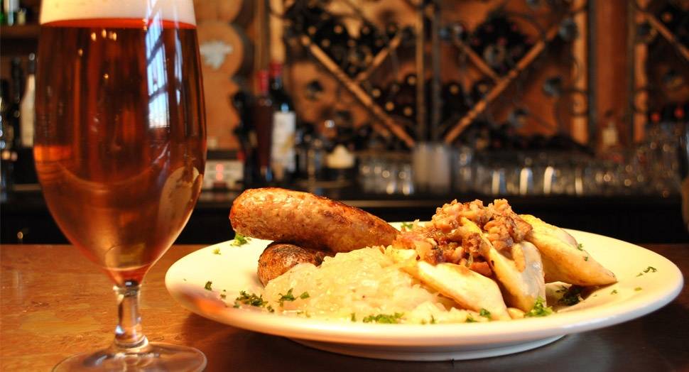 A Wildly Delish Restaurant | restaurant | 156 King St, Sombra, ON N0P 2H0, Canada | 5198921117 OR +1 519-892-1117