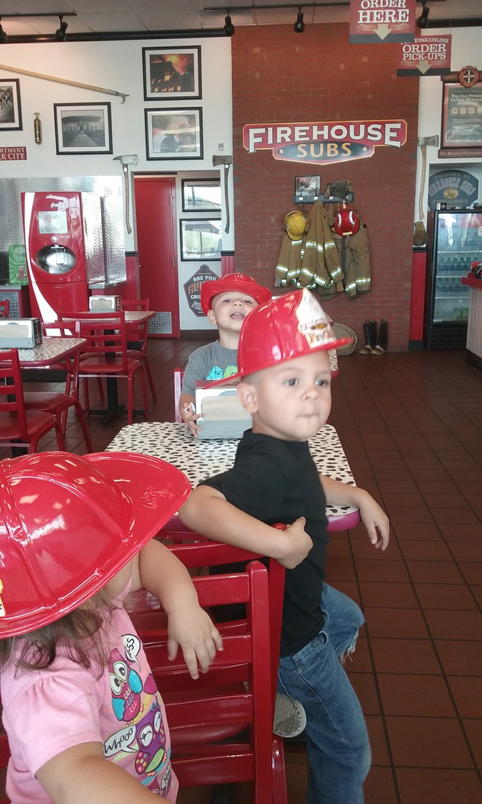 Firehouse Subs Big Curve | restaurant | 2886 S 4th Ave Ste. 300, Yuma, AZ 85364, USA | 9287267827 OR +1 928-726-7827