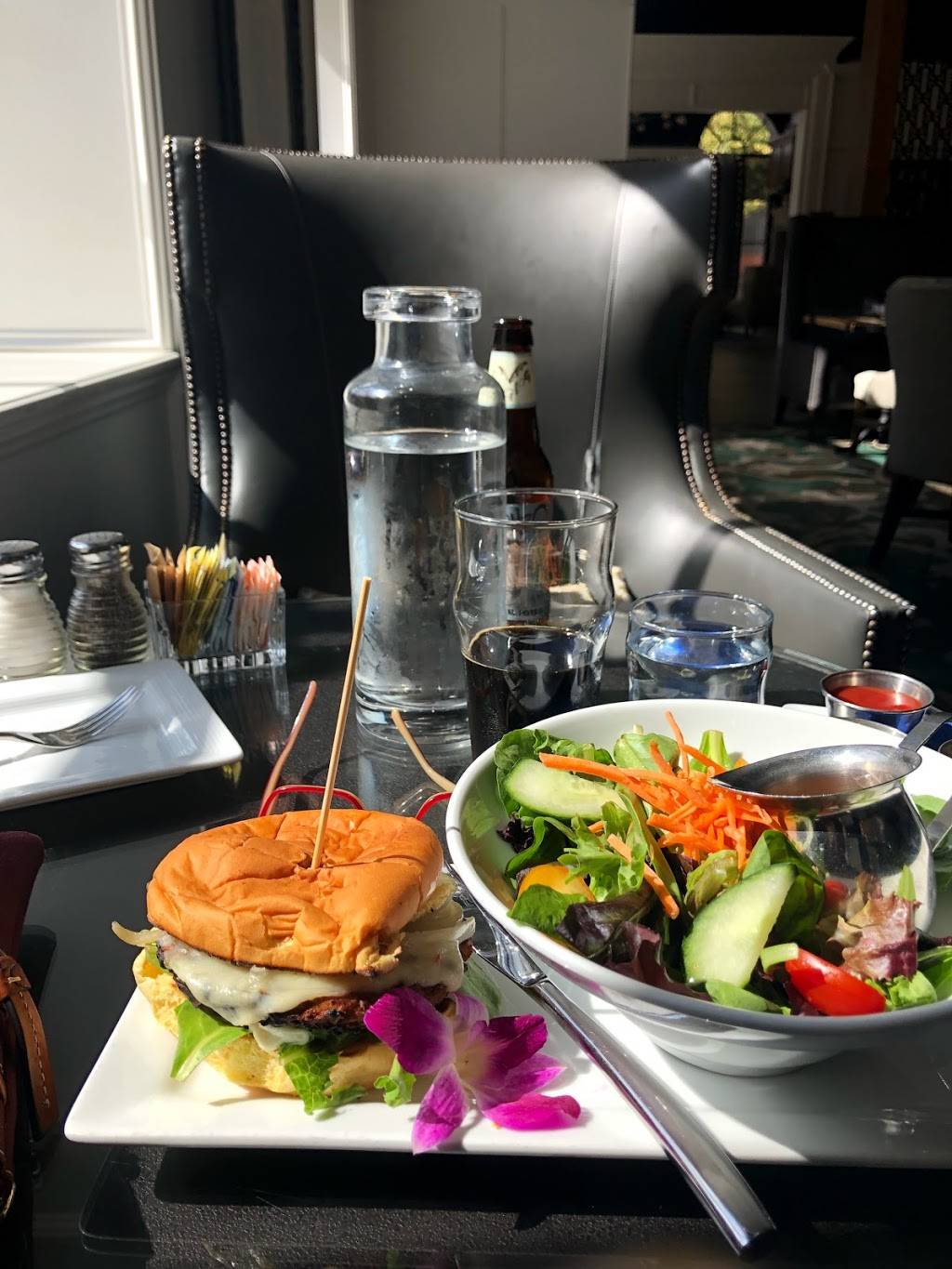 Poets Modern Cocktails & Eats | restaurant | 24 W Franklin St, Baltimore, MD 21201, USA | 4104891580 OR +1 410-489-1580