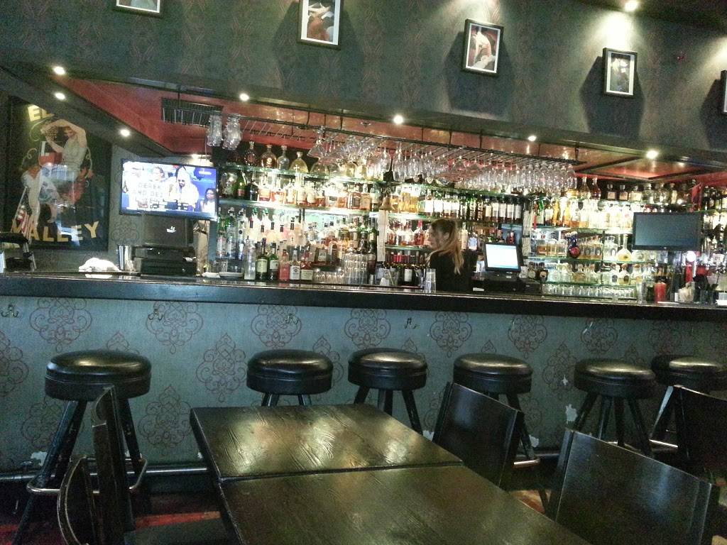 Hill Bar & Grill | restaurant | 8442 Wilshire Blvd, Beverly Hills, CA 90211, USA | 3239511112 OR +1 323-951-1112