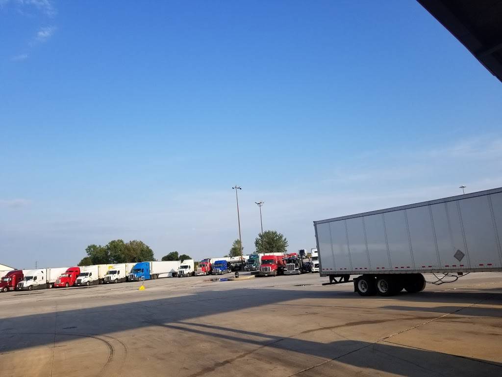 Flying J Travel Center | restaurant | 3231 E 181st Ave, Hebron, IN 46341, USA | 2196966446 OR +1 219-696-6446