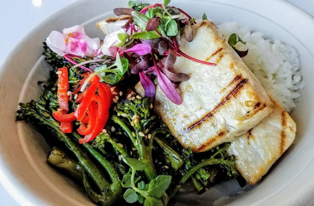 West Coast Fish | restaurant | 2981 Bristol St, Costa Mesa, CA 92626, USA | 7145492887 OR +1 714-549-2887