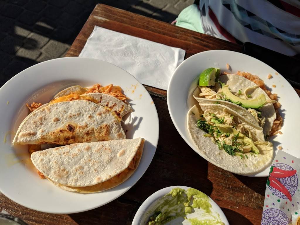 El Chupacabra Alki | restaurant | 2620 Alki Ave SW, Seattle, WA 98116, USA | 2069337344 OR +1 206-933-7344